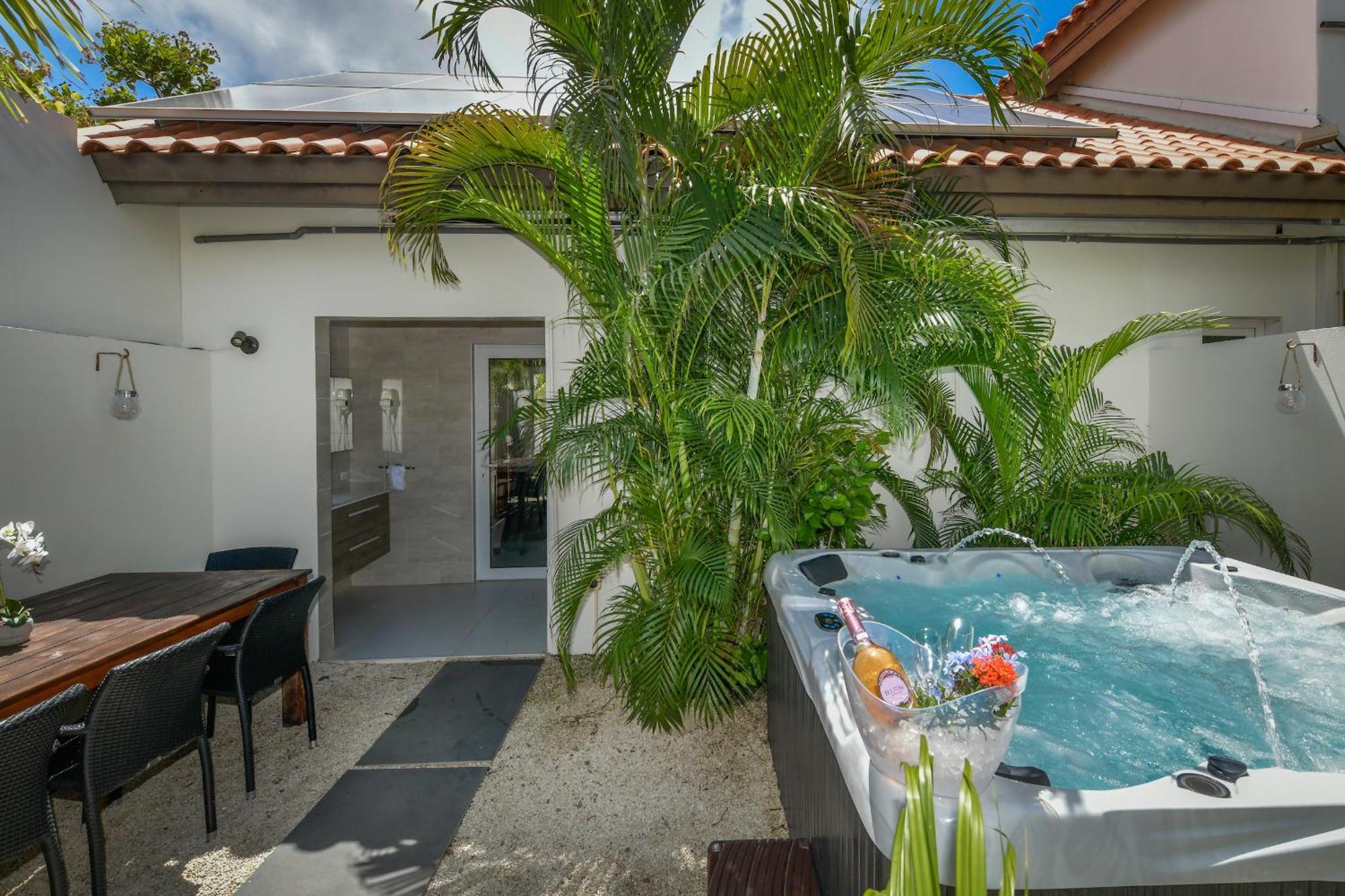 Boutique Hotel Swiss Paradise Aruba Villas And Suites Palm Beach Exteriér fotografie