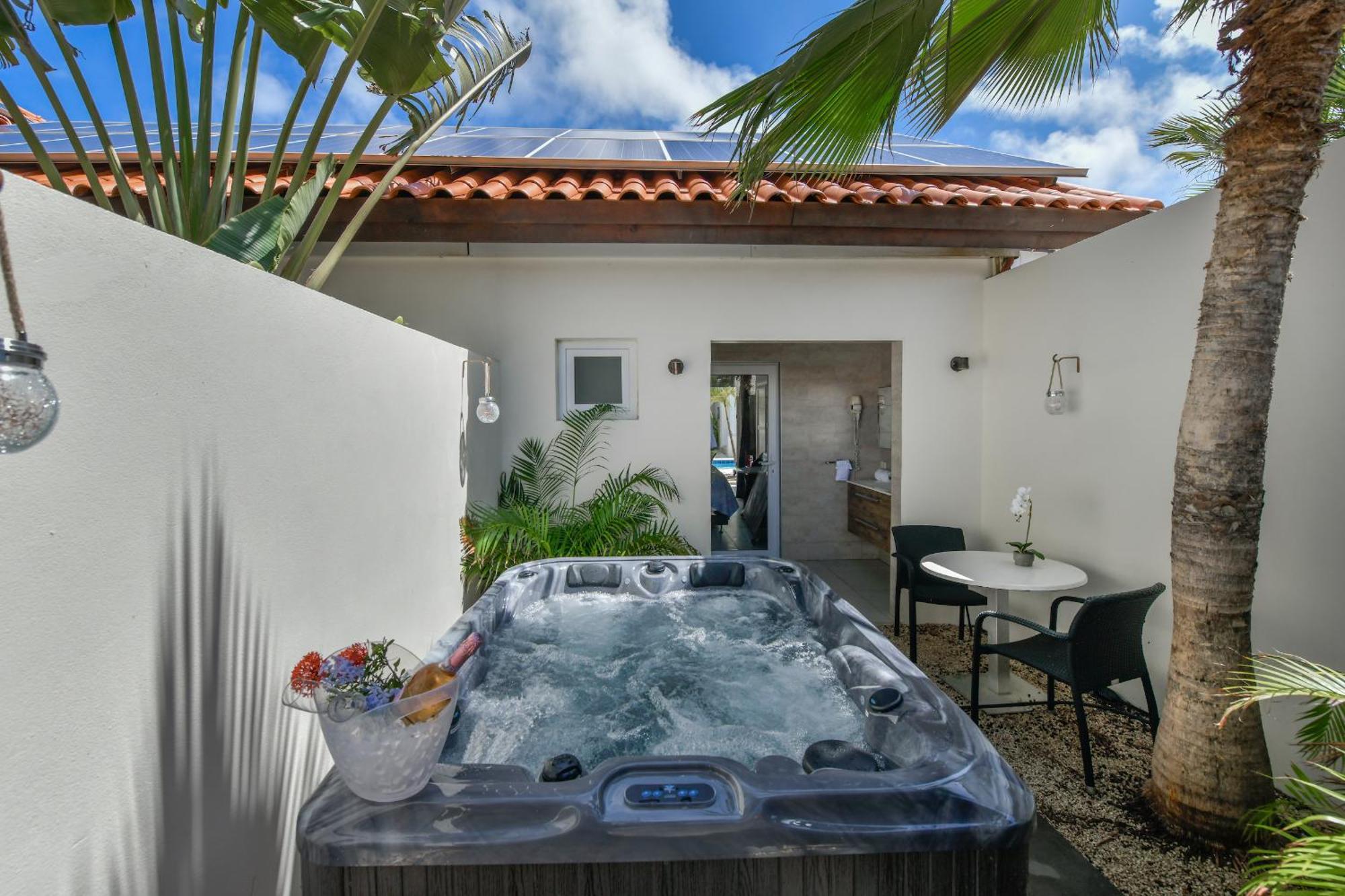 Boutique Hotel Swiss Paradise Aruba Villas And Suites Palm Beach Exteriér fotografie
